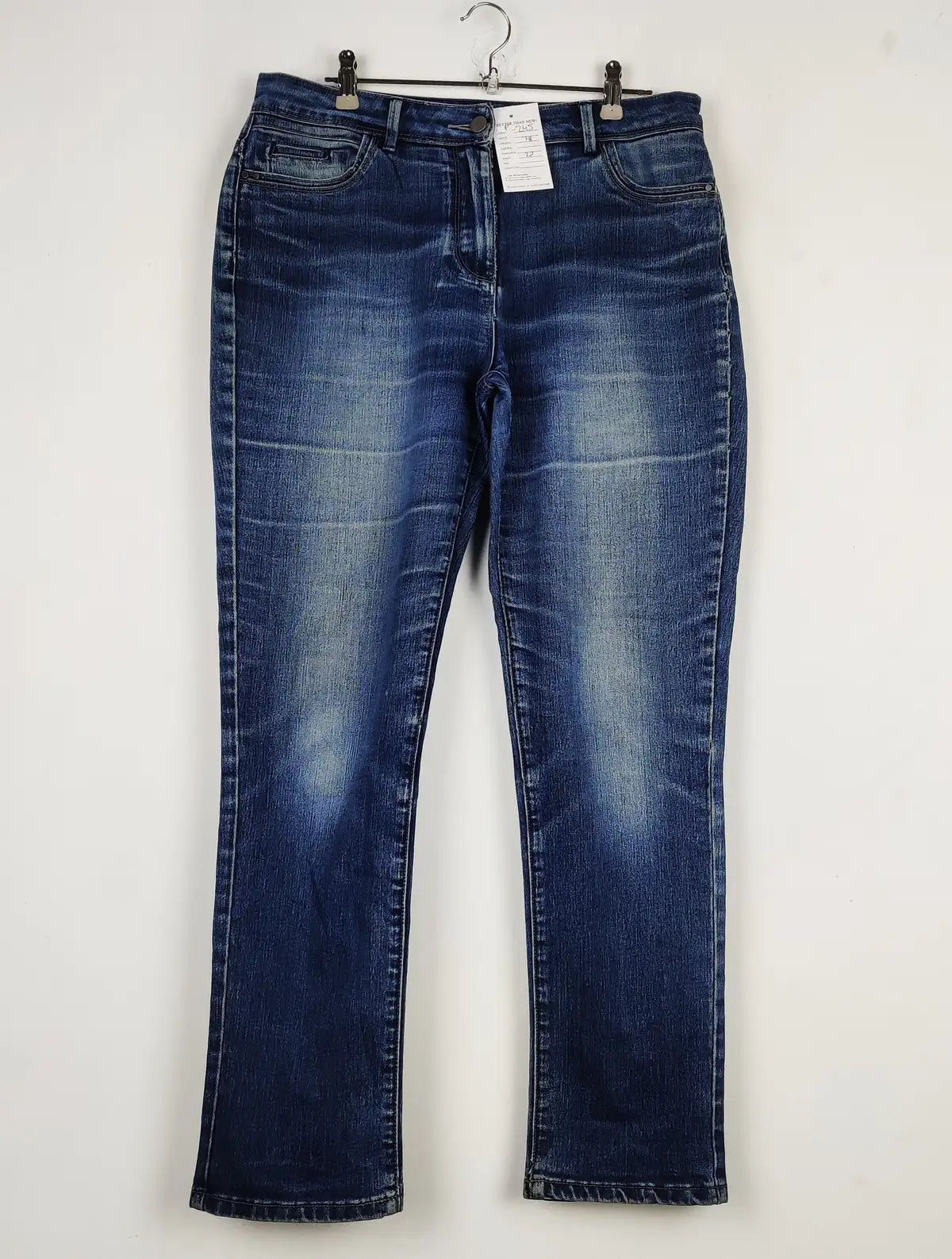 Buy online pre-used pre-loved 100% authentic & Original branded Unknown Brand (P-245) available in Pakistan. Top international brands avilable.