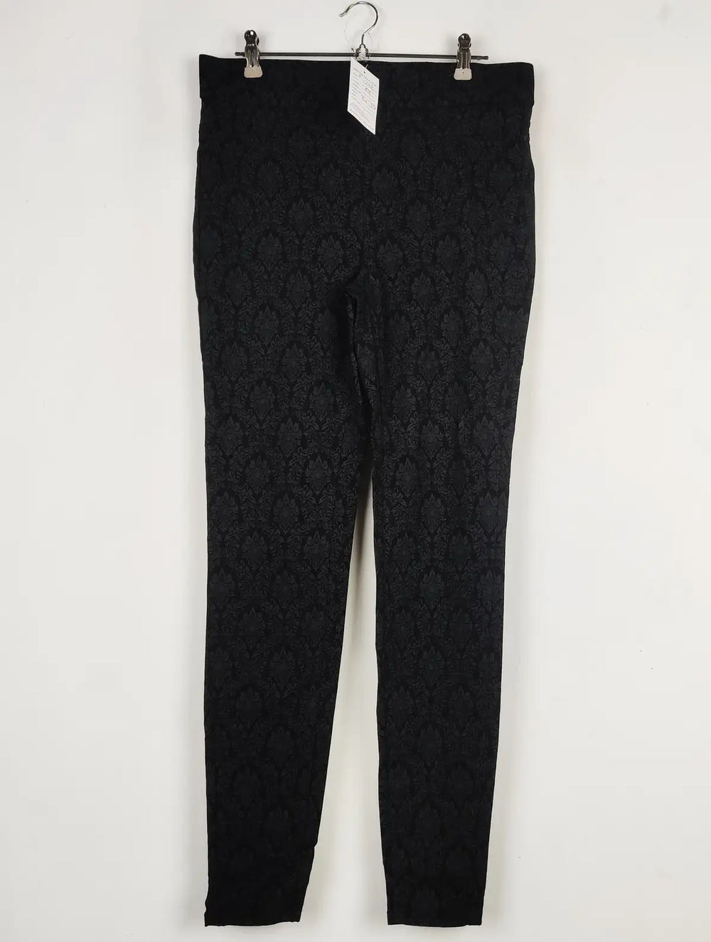 Buy online pre-used pre-loved 100% authentic & Original branded Jeggings (P-248) available in Pakistan. Top international brands avilable.