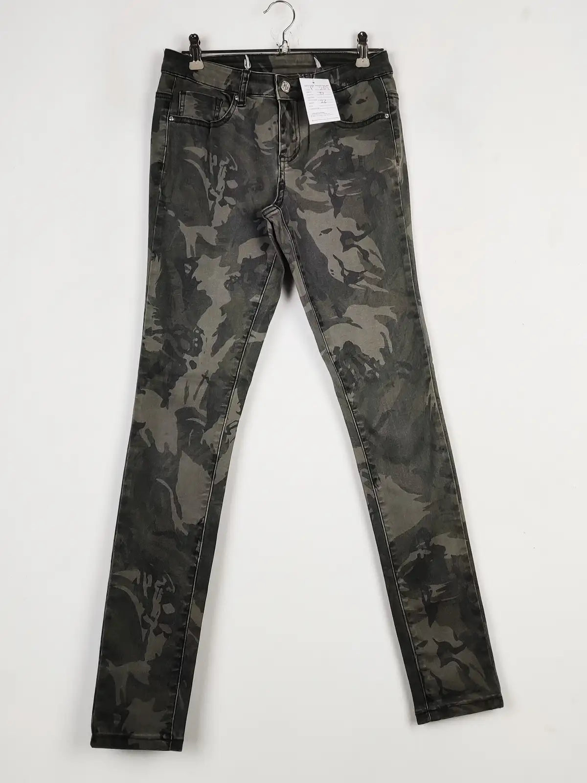 Buy online pre-used pre-loved 100% authentic & Original branded Unknown Brand (P-264) available in Pakistan. Top international brands avilable.