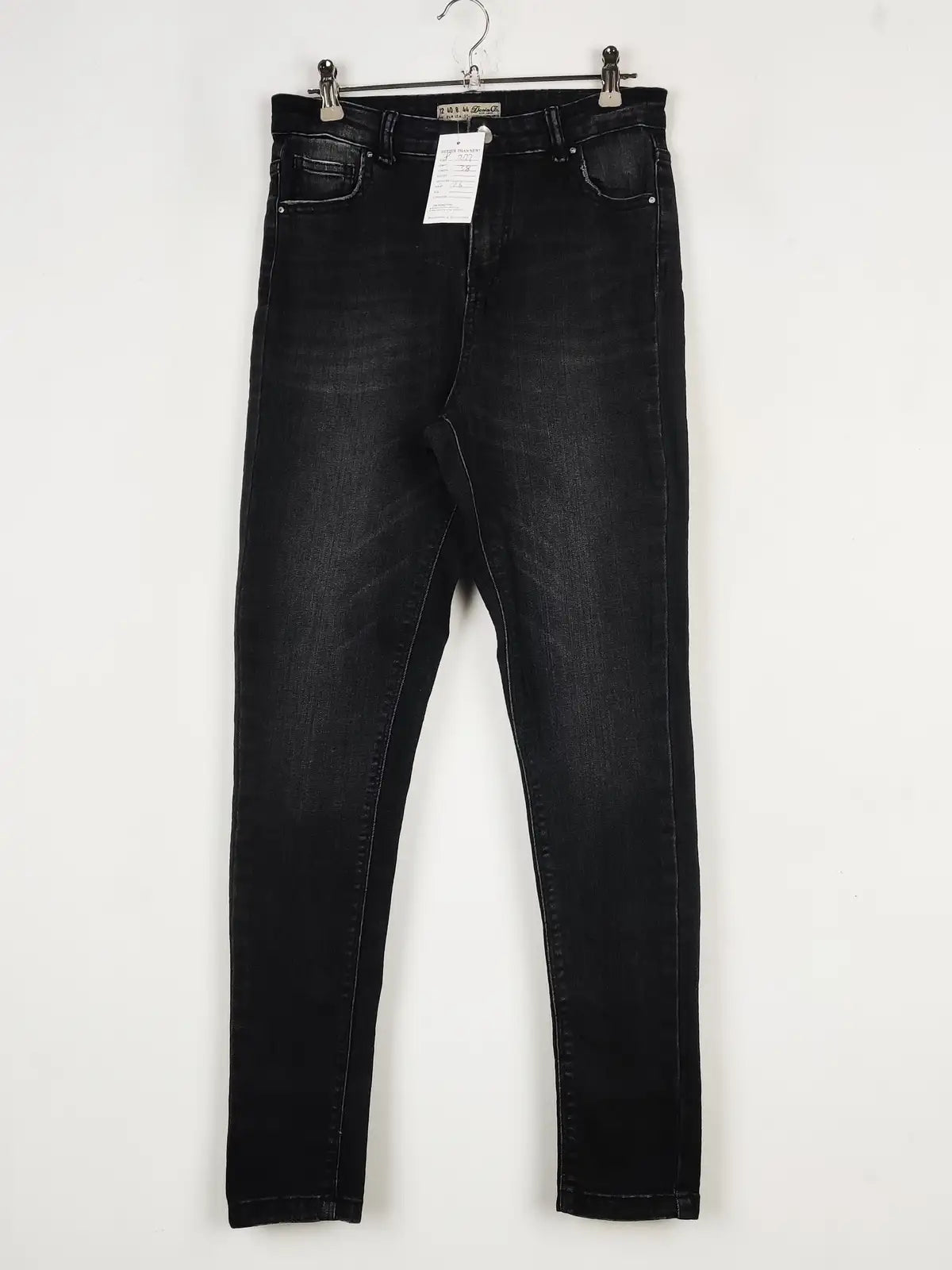 Buy online pre-used pre-loved 100% authentic & Original branded Denim (P-272) available in Pakistan. Top international brands avilable.