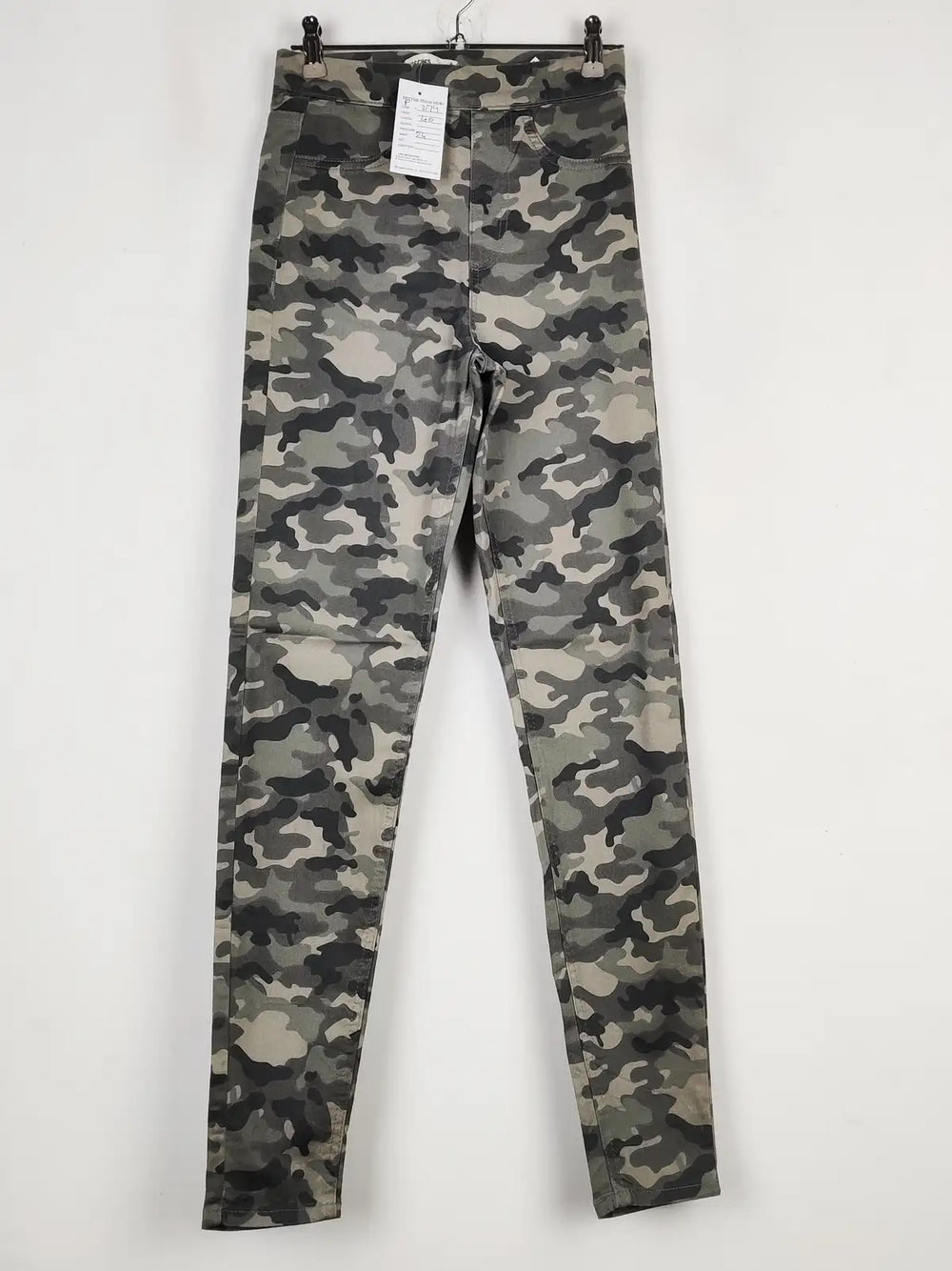 Buy online pre-used pre-loved 100% authentic & Original branded Jeggings (P-274) available in Pakistan. Top international brands avilable.