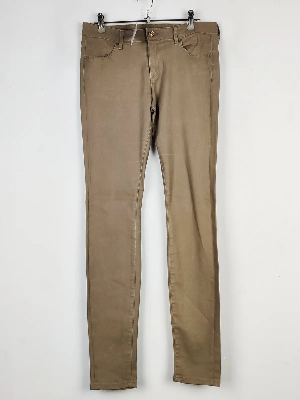 Buy online pre-used pre-loved 100% authentic & Original branded Zara (P-281) available in Pakistan. Top international brands avilable.