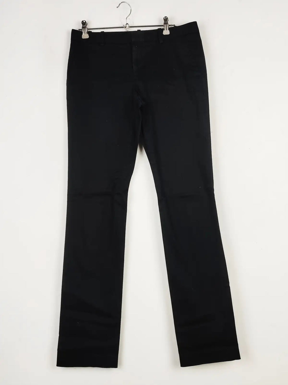 Buy online pre-used pre-loved 100% authentic & Original branded Uniqlo (P-296) available in Pakistan. Top international brands avilable.
