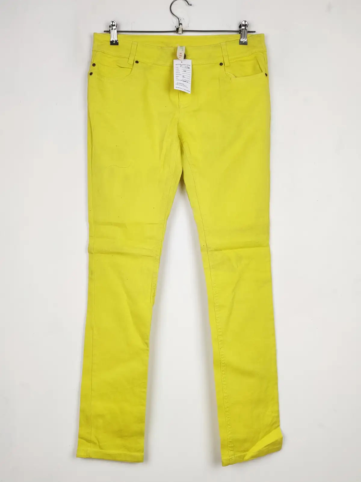 Buy online pre-used pre-loved 100% authentic & Original branded Denim (P-326) available in Pakistan. Top international brands avilable.