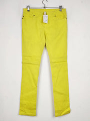 Buy online pre-used pre-loved 100% authentic & Original branded Denim (P-326) available in Pakistan. Top international brands avilable.
