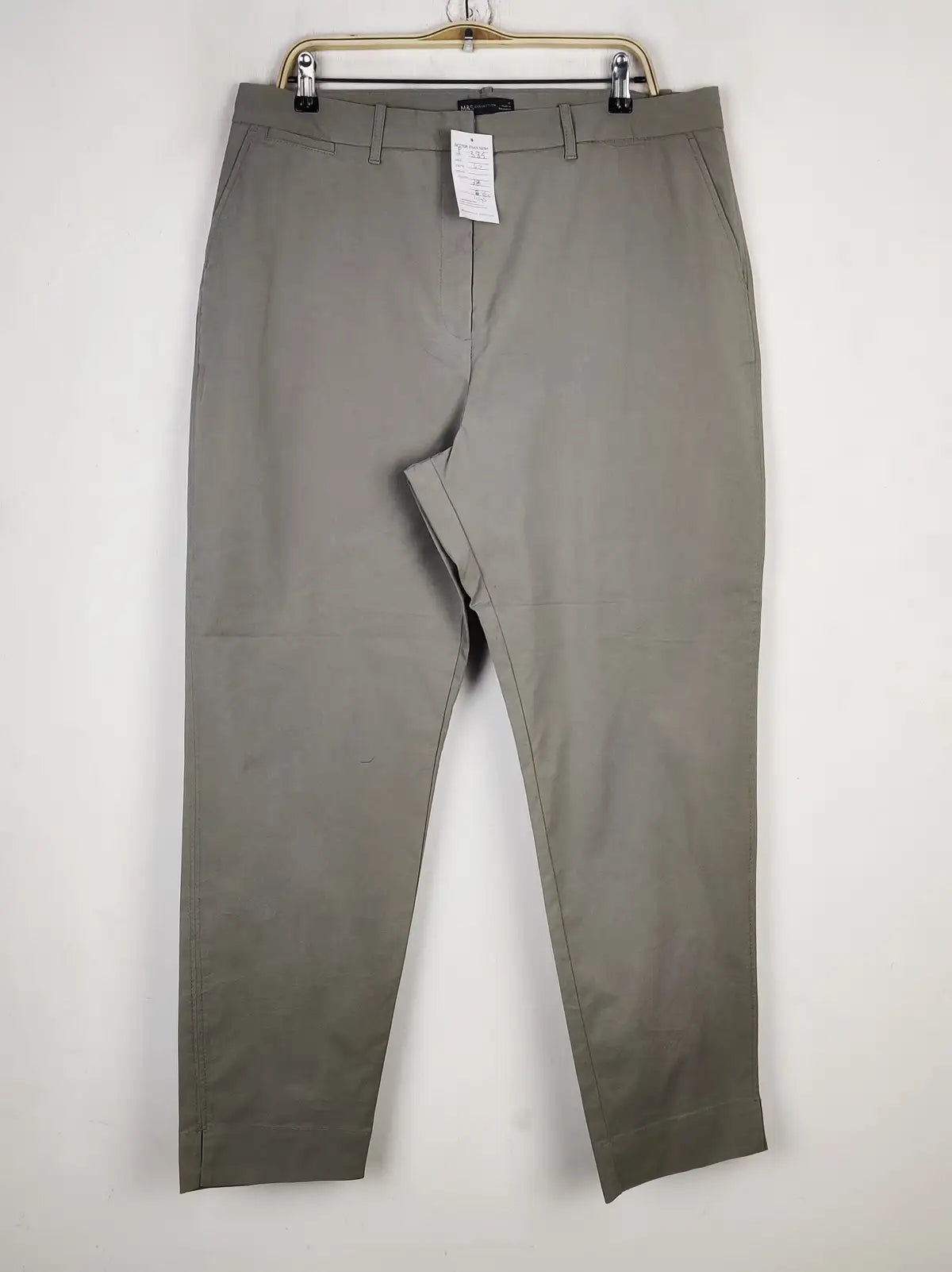 Buy online pre-used pre-loved 100% authentic & Original branded Marks & Spencer (P-385) available in Pakistan. Top international brands avilable.