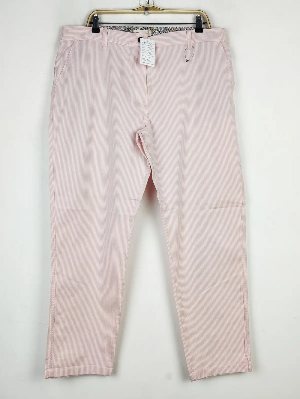 Buy online pre-used pre-loved 100% authentic & Original branded Marks & Spencer (P-412) available in Pakistan. Top international brands avilable.