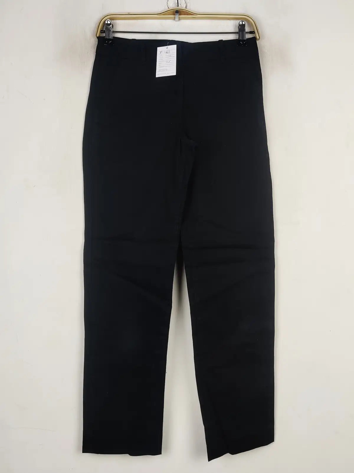 Buy online pre-used pre-loved 100% authentic & Original branded Hobbs (P-416) available in Pakistan. Top international brands avilable.