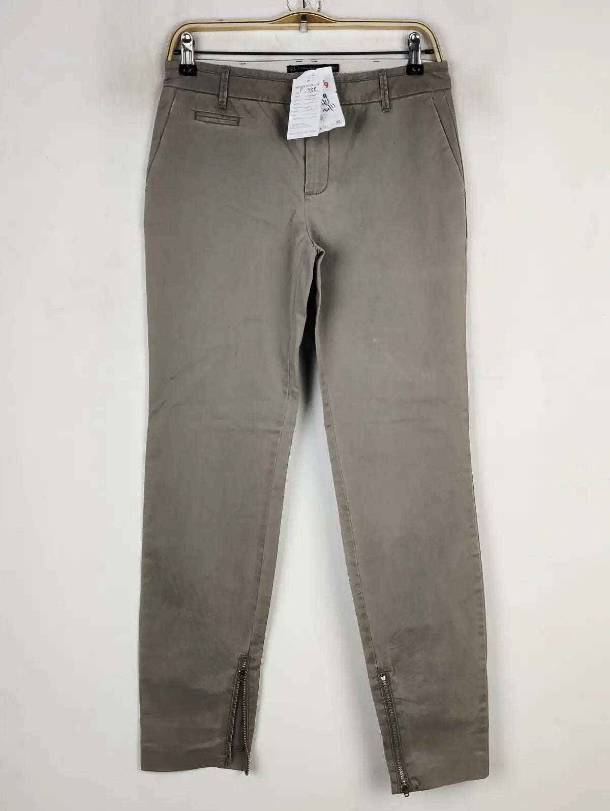 Buy online pre-used pre-loved 100% authentic & Original branded Zara (P-432) available in Pakistan. Top international brands avilable.