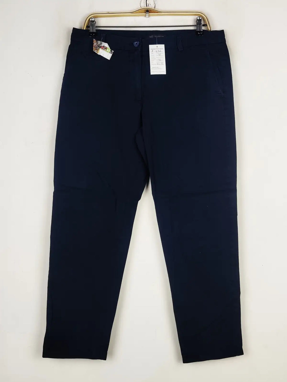 Buy online pre-used pre-loved 100% authentic & Original branded Marks & Spencer (P-436) available in Pakistan. Top international brands avilable.