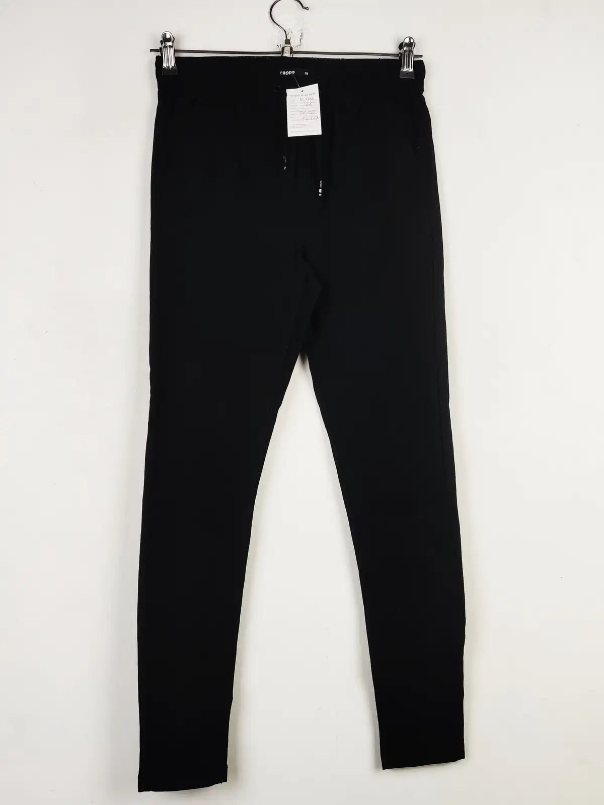 Buy online pre-used pre-loved 100% authentic & Original branded Cropp (P-471) available in Pakistan. Top international brands avilable.
