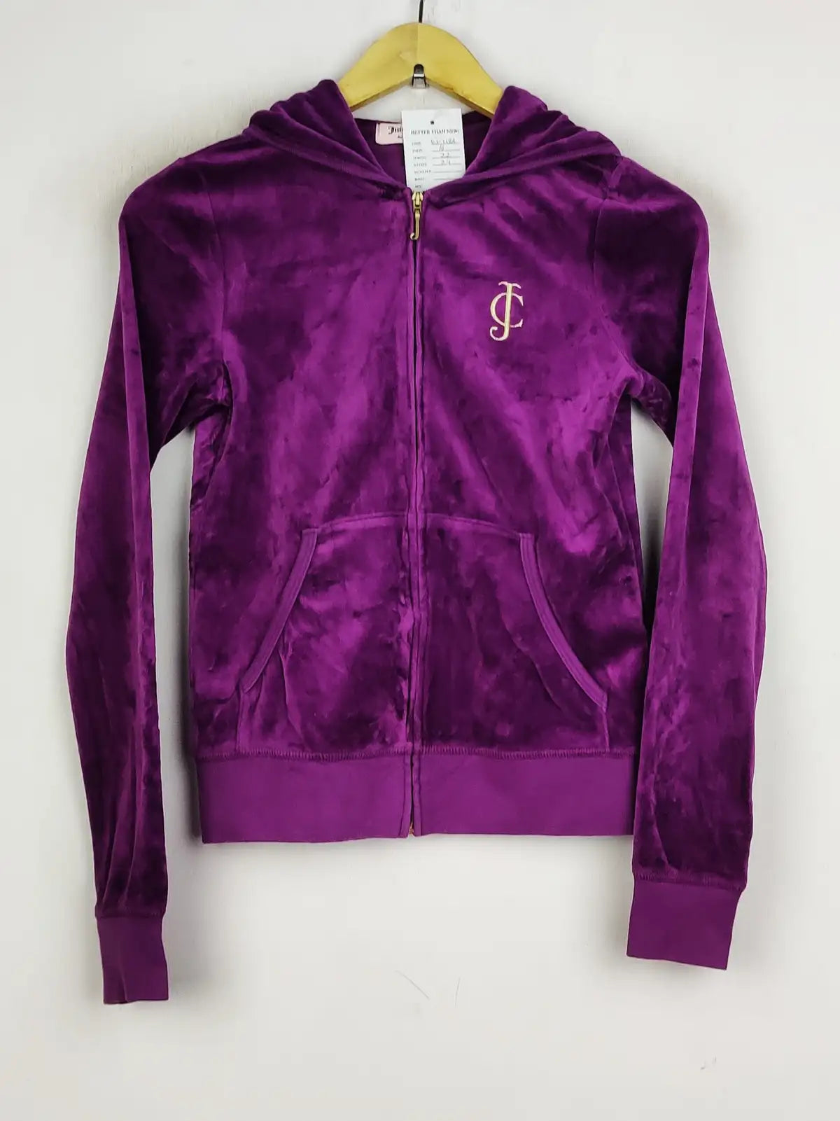 Buy online pre-used pre-loved 100% authentic & Original branded Juicy Couture (PJ-1186) available in Pakistan. Top international brands avilable.