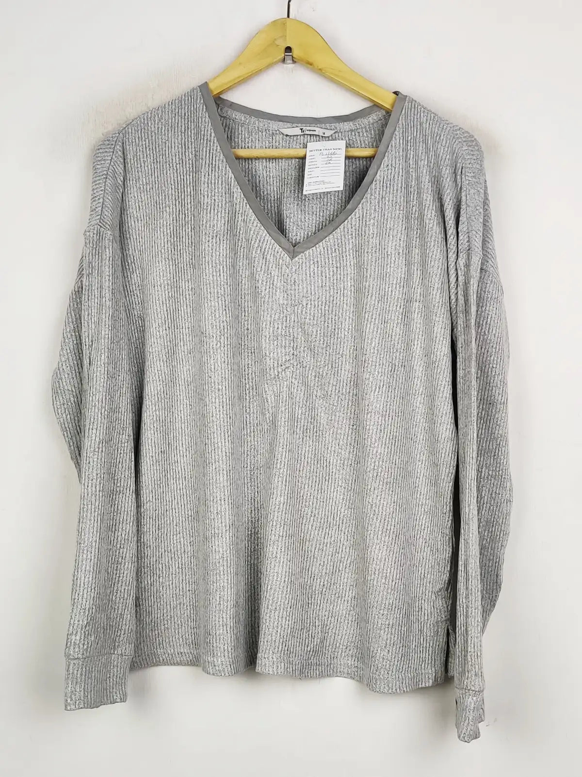 Buy online pre-used pre-loved 100% authentic & Original branded Tu (PJ-1266) available in Pakistan. Top international brands avilable.