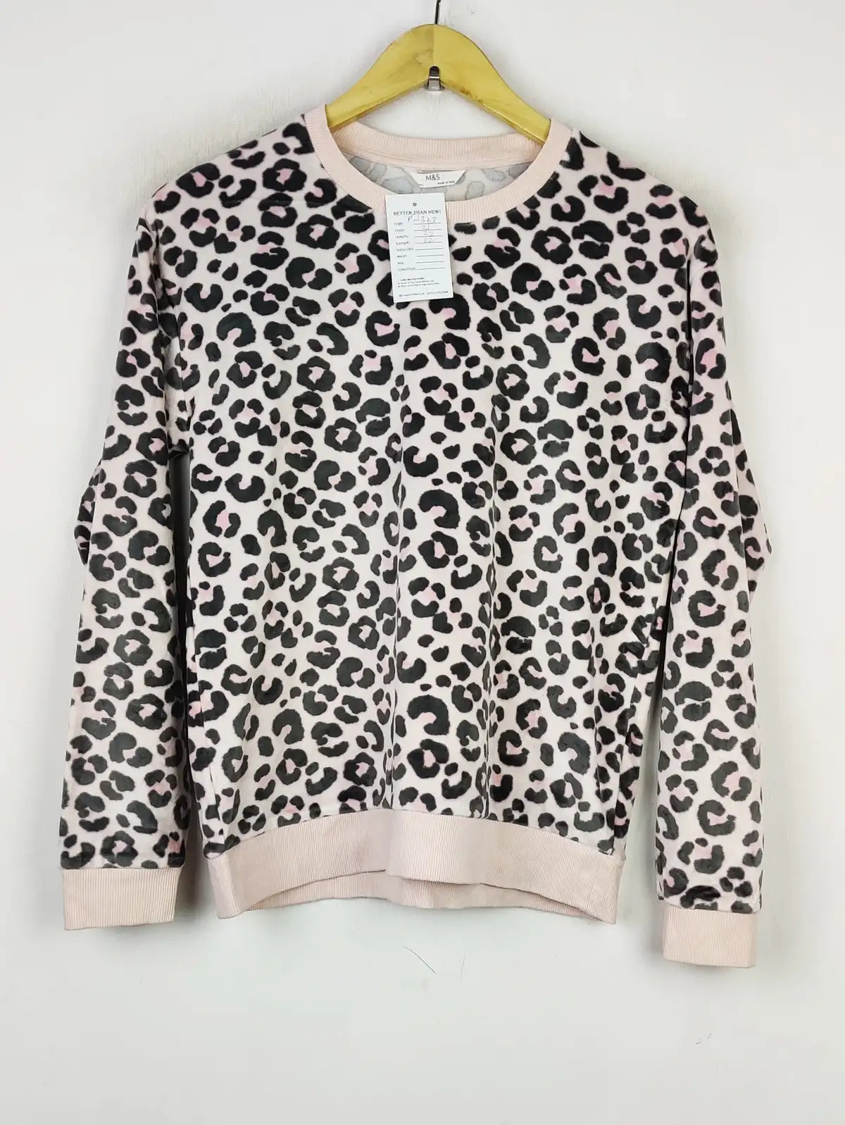 Buy online pre-used pre-loved 100% authentic & Original branded Marks & Spencer (PJ-1323) available in Pakistan. Top international brands avilable.