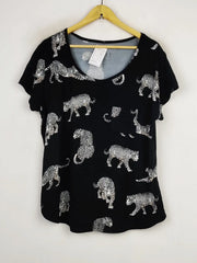 Buy online pre-used pre-loved 100% authentic & Original branded Peacocks (PJ-1378) available in Pakistan. Top international brands avilable.