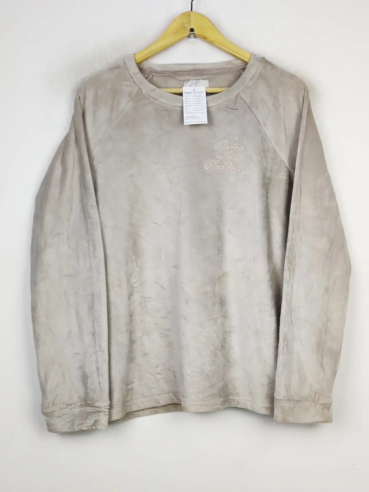 Buy online pre-used pre-loved 100% authentic & Original branded Love To Lounge (PJ-1385) available in Pakistan. Top international brands avilable.