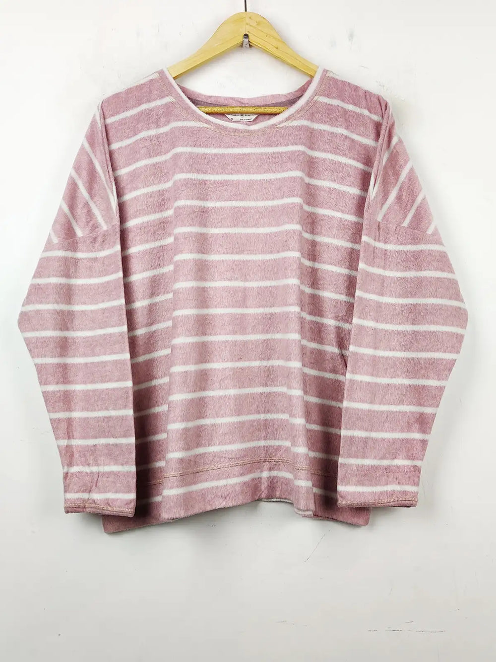 Buy online pre-used pre-loved 100% authentic & Original branded Marks & Spencer (PJ-457) available in Pakistan. Top international brands avilable.