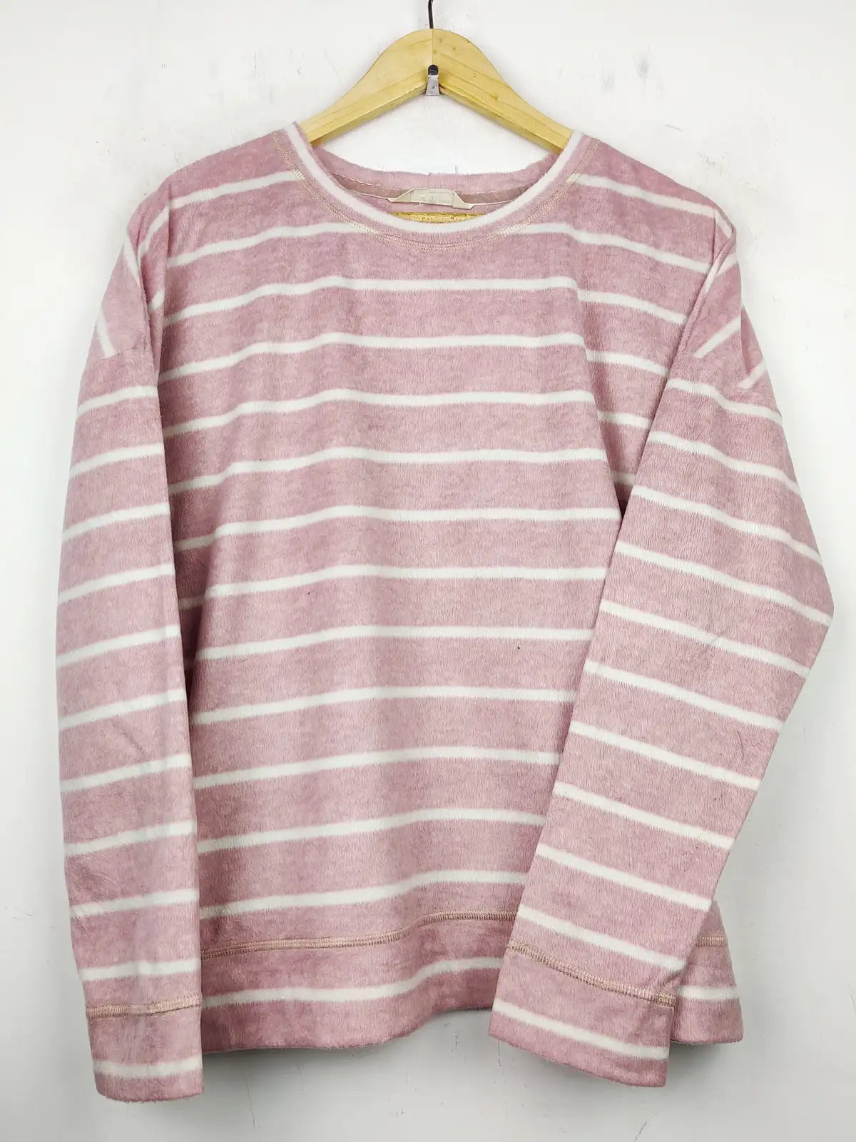 Buy online pre-used pre-loved 100% authentic & Original branded Marks & Spencer (PJ-525) available in Pakistan. Top international brands avilable.