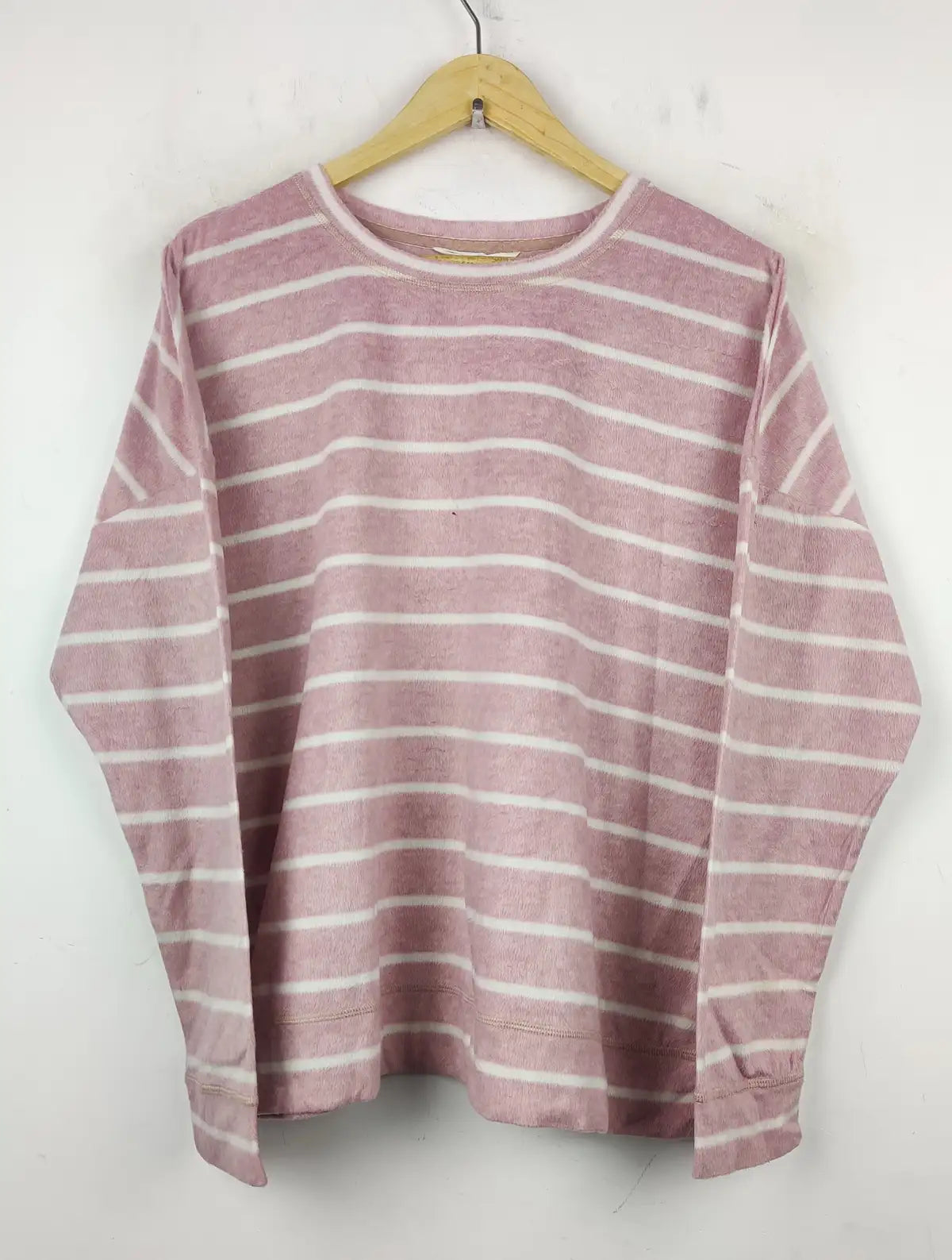 Buy online pre-used pre-loved 100% authentic & Original branded Marks & Spencer (PJ-561) available in Pakistan. Top international brands avilable.