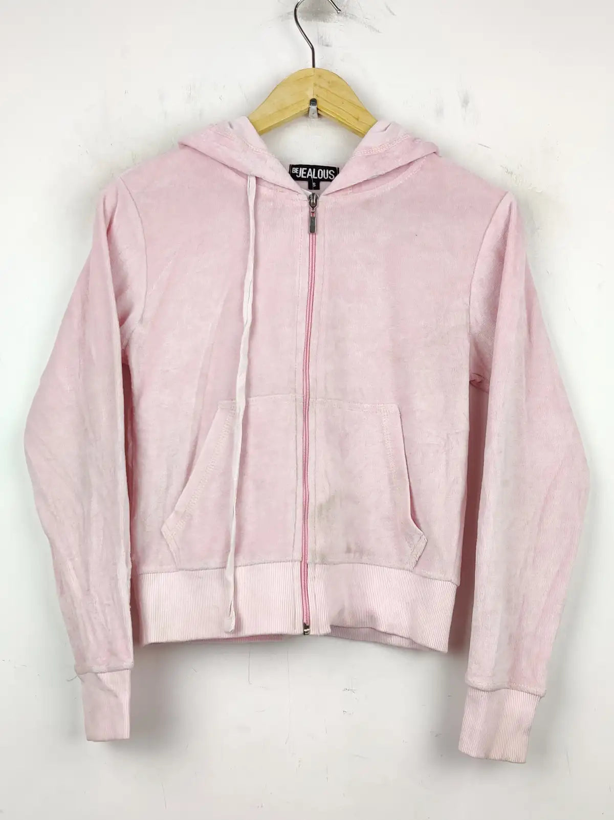 Buy online pre-used pre-loved 100% authentic & Original branded Be Jealous (PJ-606) available in Pakistan. Top international brands avilable.