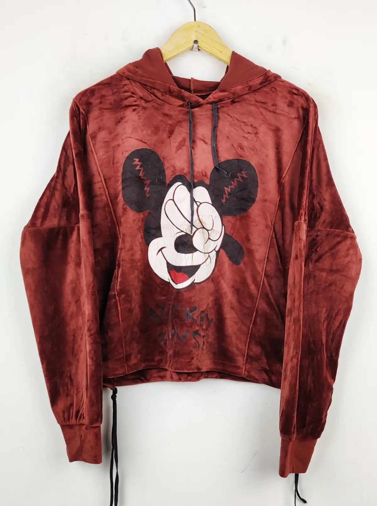 Buy online pre-used pre-loved 100% authentic & Original branded Unknown Brand (PJ-611) available in Pakistan. Top international brands avilable.