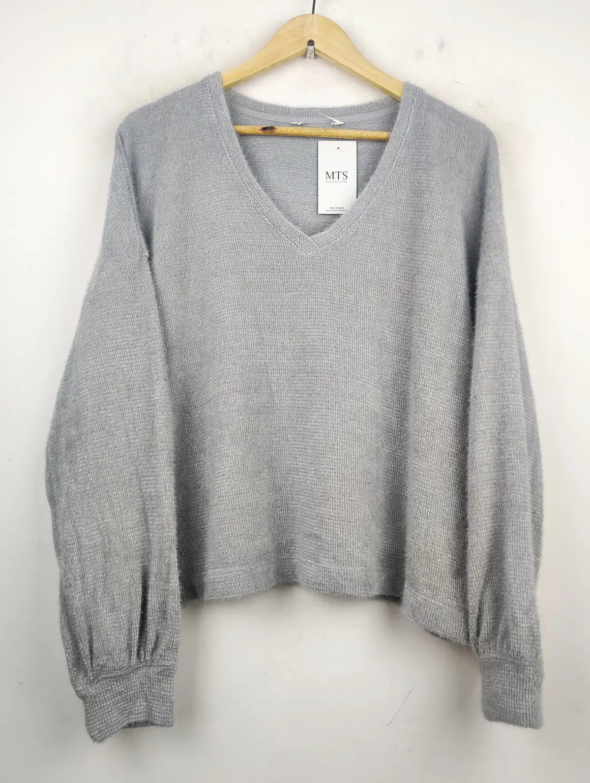 Buy online pre-used pre-loved 100% authentic & Original branded Unknown Brand (PJ-632) available in Pakistan. Top international brands avilable.