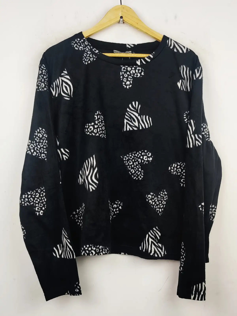 Buy online pre-used pre-loved 100% authentic & Original branded New Look (PJ-646) available in Pakistan. Top international brands avilable.