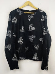 Buy online pre-used pre-loved 100% authentic & Original branded New Look (PJ-646) available in Pakistan. Top international brands avilable.