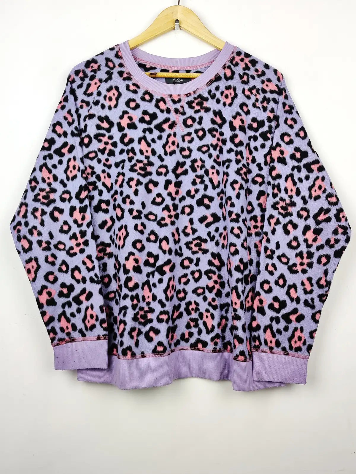 Buy online pre-used pre-loved 100% authentic & Original branded Studio Sleepwear (PJ-759) available in Pakistan. Top international brands avilable.
