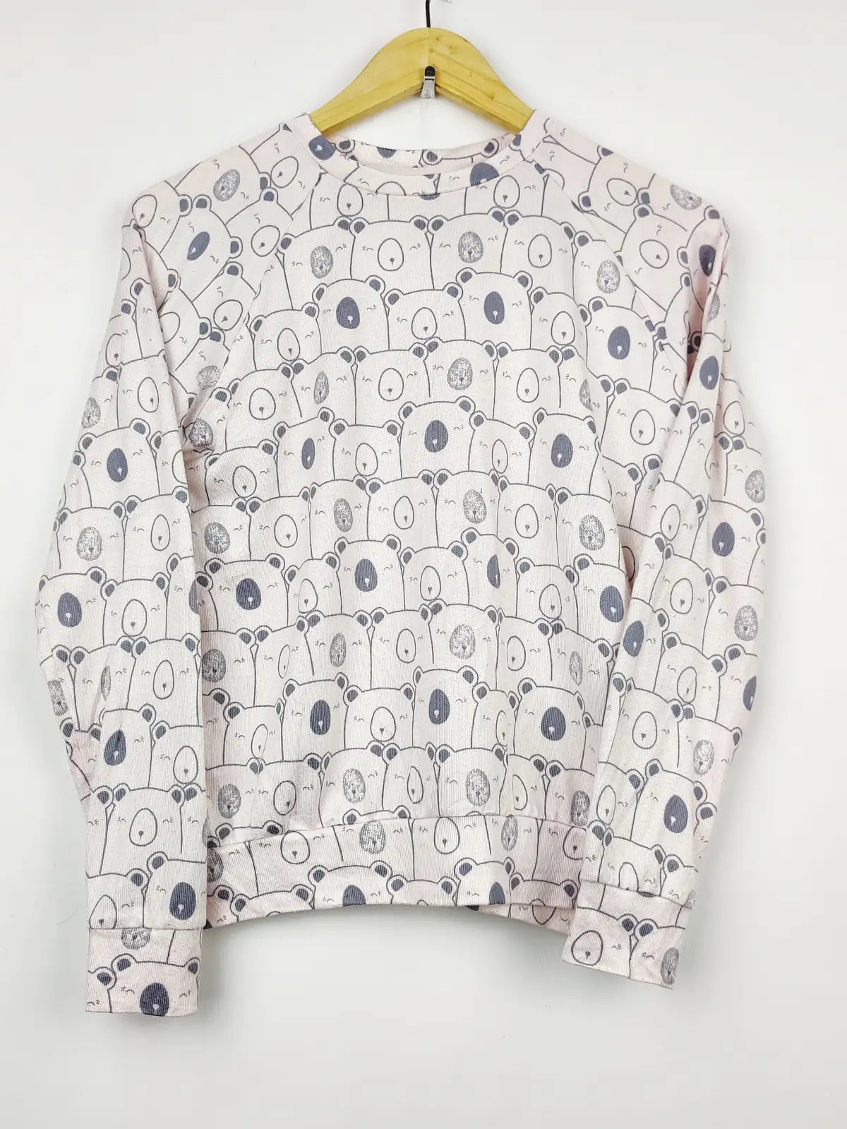 Buy online pre-used pre-loved 100% authentic & Original branded Unknown Brand (PJ-772) available in Pakistan. Top international brands avilable.