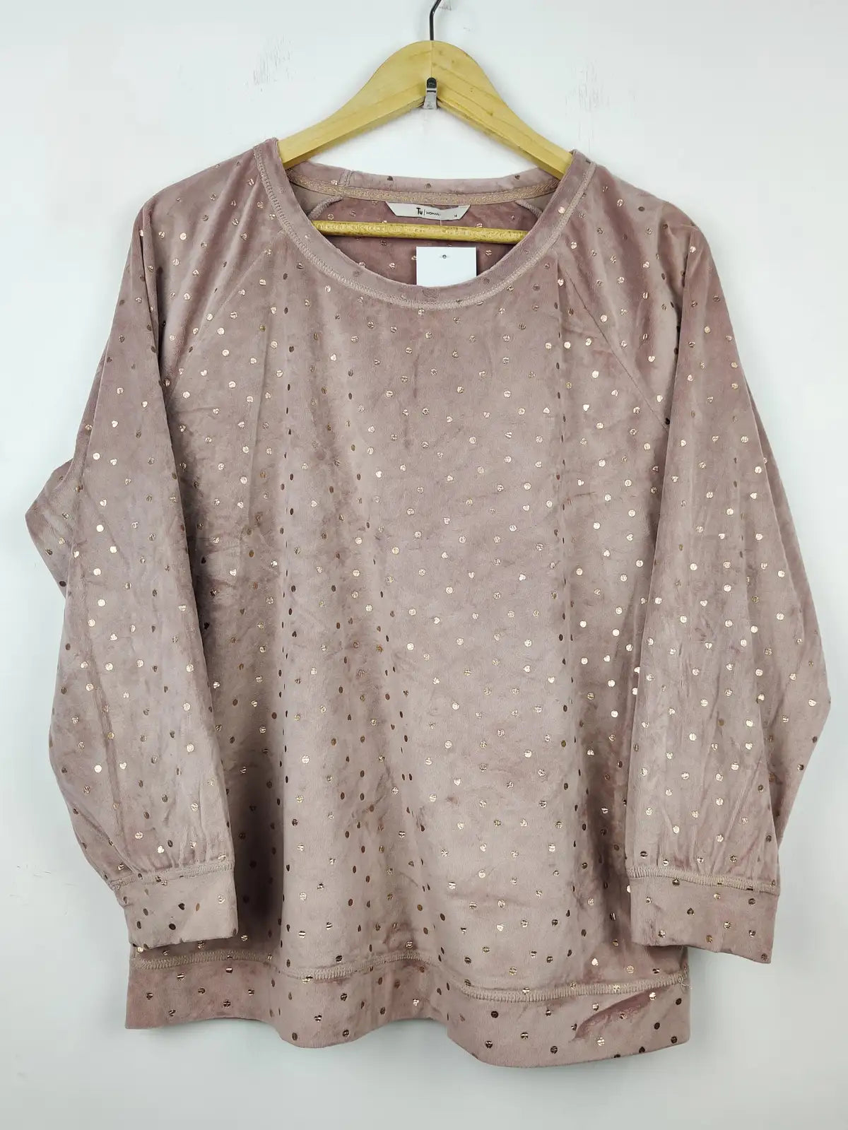 Buy online pre-used pre-loved 100% authentic & Original branded Tu (PJ-889) available in Pakistan. Top international brands avilable.