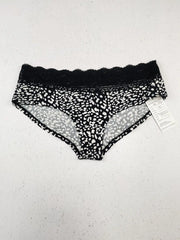 Buy online pre-used pre-loved 100% authentic & Original branded Marks & Spencer (PU-1133) available in Pakistan. Top international brands avilable.