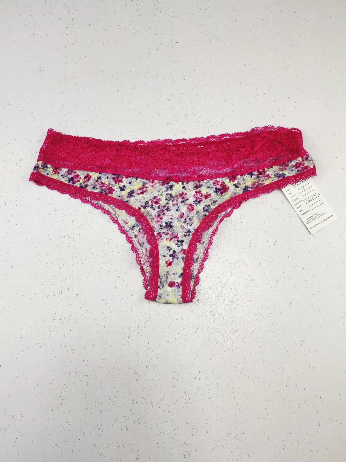 Buy online pre-used pre-loved 100% authentic & Original branded Unknown Brand (PU-1192) available in Pakistan. Top international brands avilable.