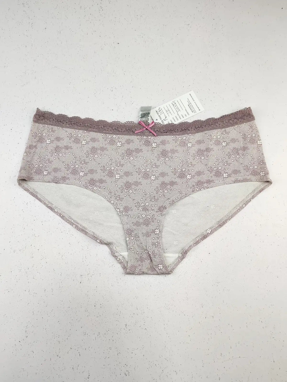 Buy online pre-used pre-loved 100% authentic & Original branded Marks & Spencer (PU-1194) available in Pakistan. Top international brands avilable.