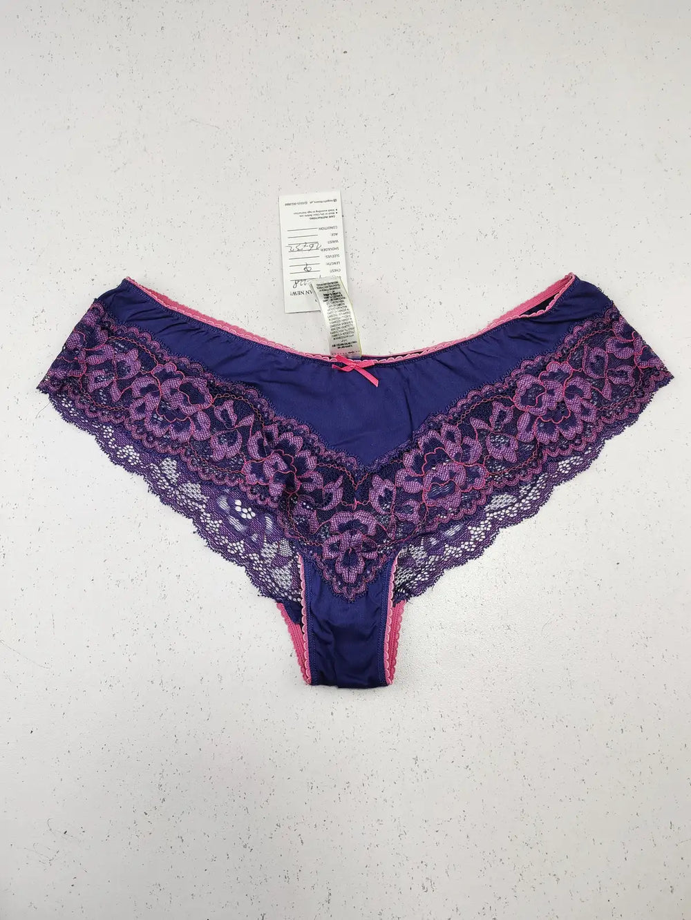 Buy online pre-used pre-loved 100% authentic & Original branded Marks & Spencer (PU-1228) available in Pakistan. Top international brands avilable.