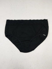 Buy online pre-used pre-loved 100% authentic & Original branded Unknown Brand (PU-1232) available in Pakistan. Top international brands avilable.