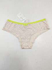 Buy online pre-used pre-loved 100% authentic & Original branded Pretty Polly (PU-1252) available in Pakistan. Top international brands avilable.