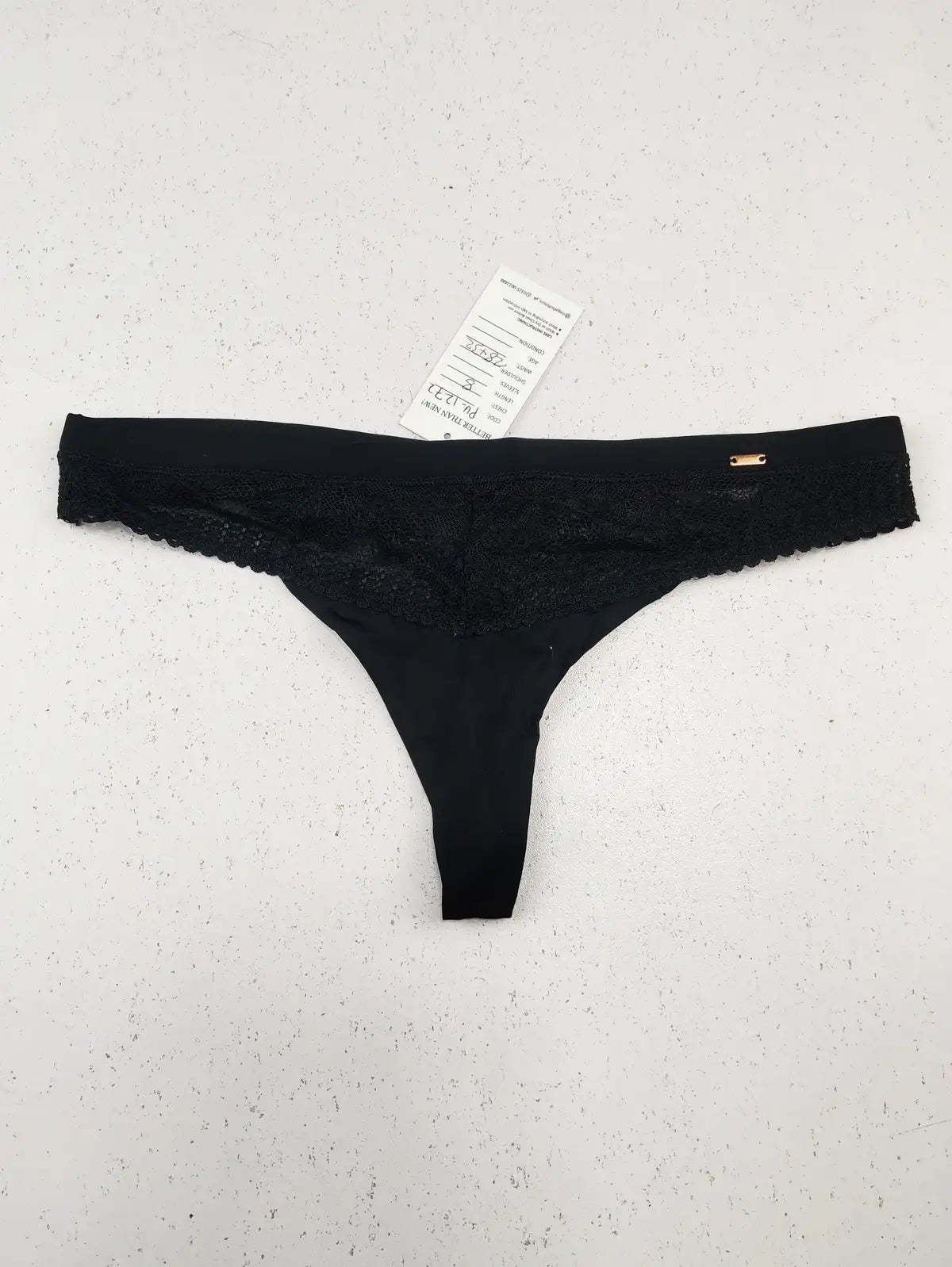 Buy online pre-used pre-loved 100% authentic & Original branded Unknown Brand (PU-1272) available in Pakistan. Top international brands avilable.
