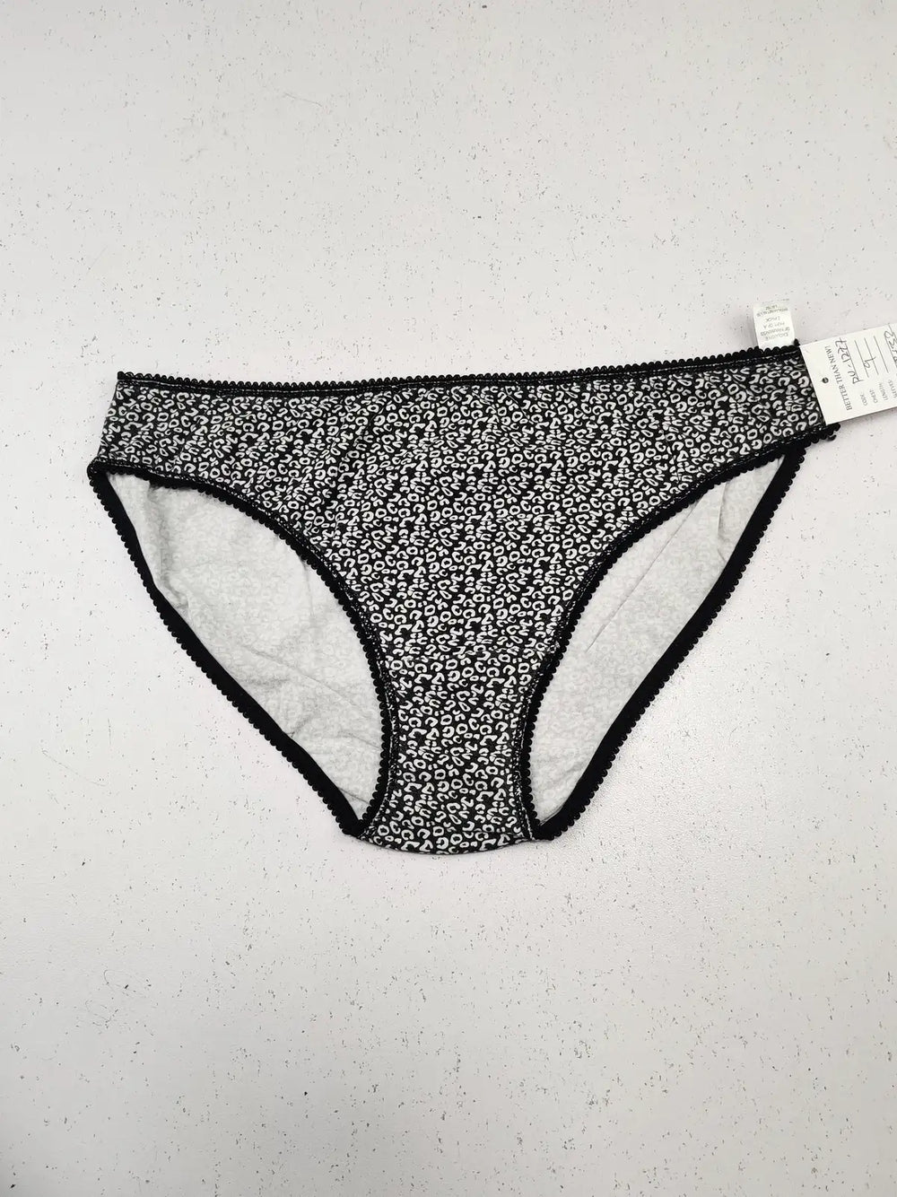 Buy online pre-used pre-loved 100% authentic & Original branded Unknown Brand (PU-1277) available in Pakistan. Top international brands avilable.