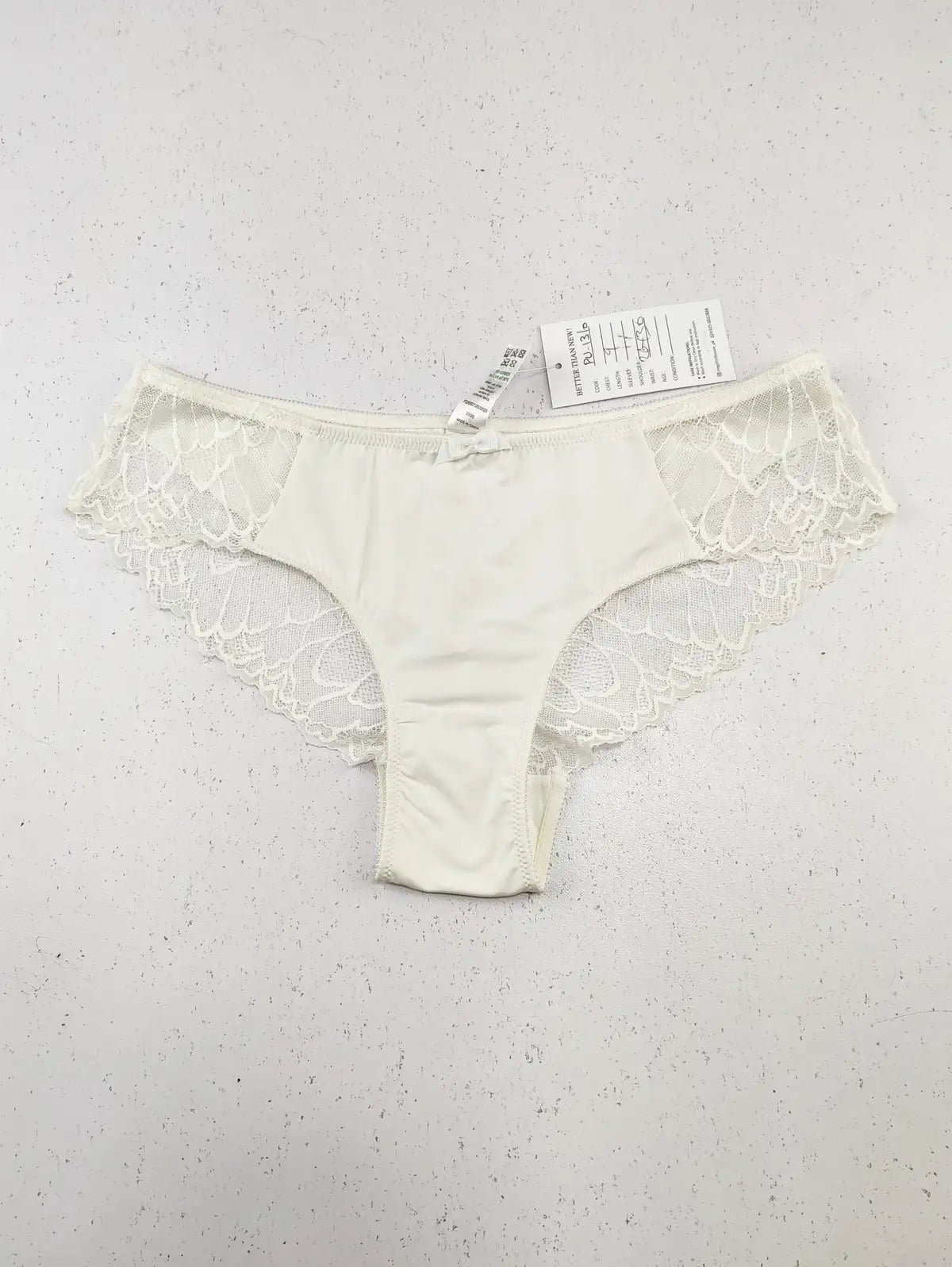 Buy online pre-used pre-loved 100% authentic & Original branded Unknown Brand (PU-1310) available in Pakistan. Top international brands avilable.