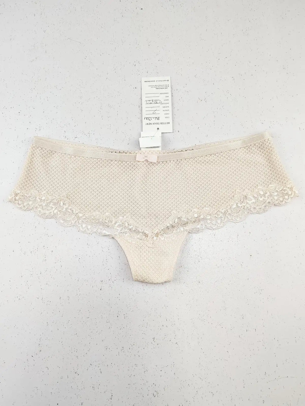 Buy online pre-used pre-loved 100% authentic & Original branded Unknown Brand (PU-1321) available in Pakistan. Top international brands avilable.