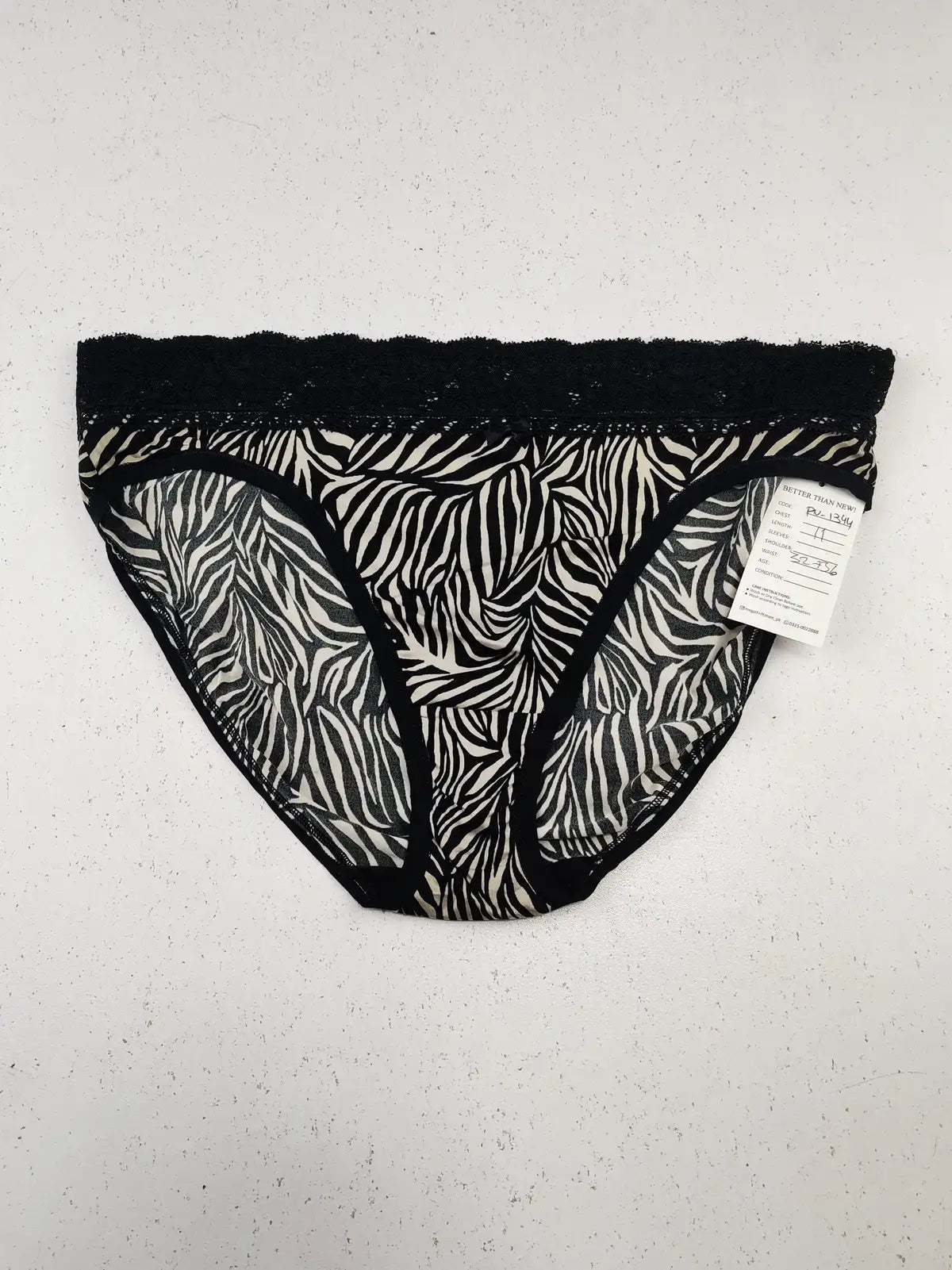Buy online pre-used pre-loved 100% authentic & Original branded Unknown Brand (PU-1344) available in Pakistan. Top international brands avilable.