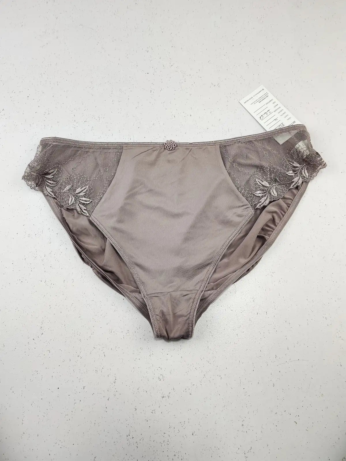 Buy online pre-used pre-loved 100% authentic & Original branded Marks & Spencer (PU-1409) available in Pakistan. Top international brands avilable.