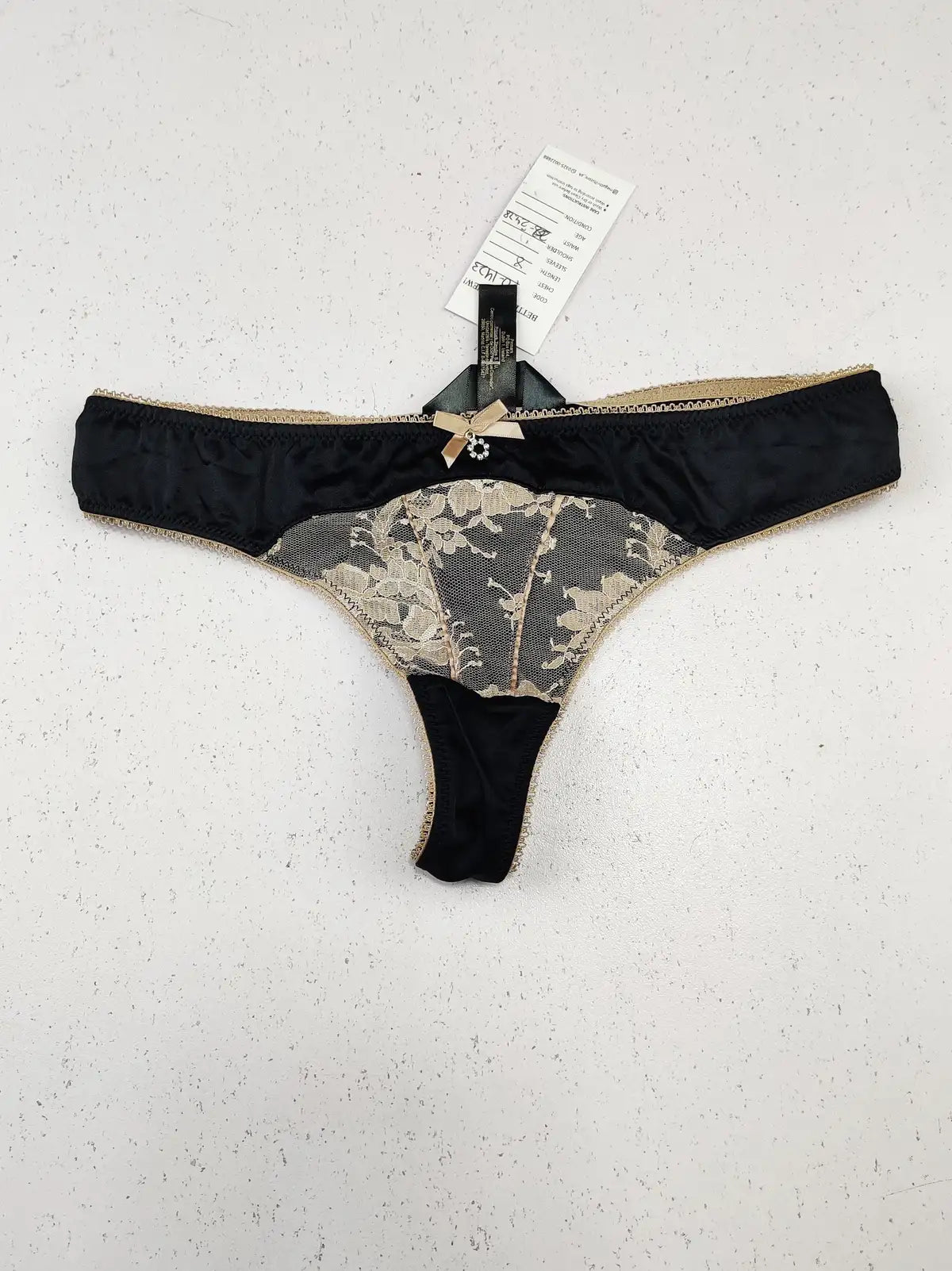 Buy online pre-used pre-loved 100% authentic & Original branded Secret Possessions (PU-1423) available in Pakistan. Top international brands avilable.