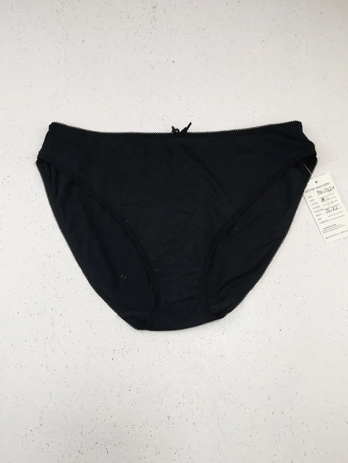 Buy online pre-used pre-loved 100% authentic & Original branded F&F (PU-1424) available in Pakistan. Top international brands avilable.