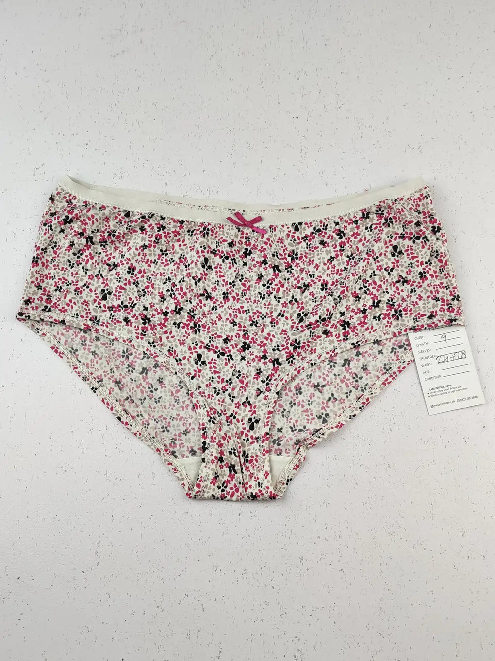 Buy online pre-used pre-loved 100% authentic & Original branded Marks & Spencer (PU-1489) available in Pakistan. Top international brands avilable.