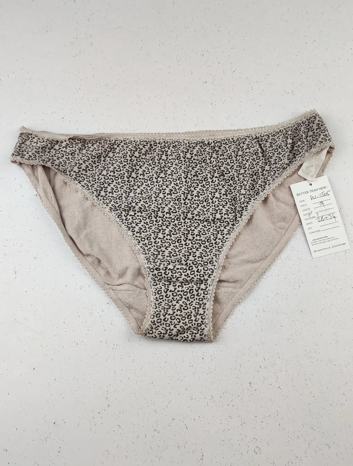 Buy online pre-used pre-loved 100% authentic & Original branded Unknown Brand (PU-1505) available in Pakistan. Top international brands avilable.