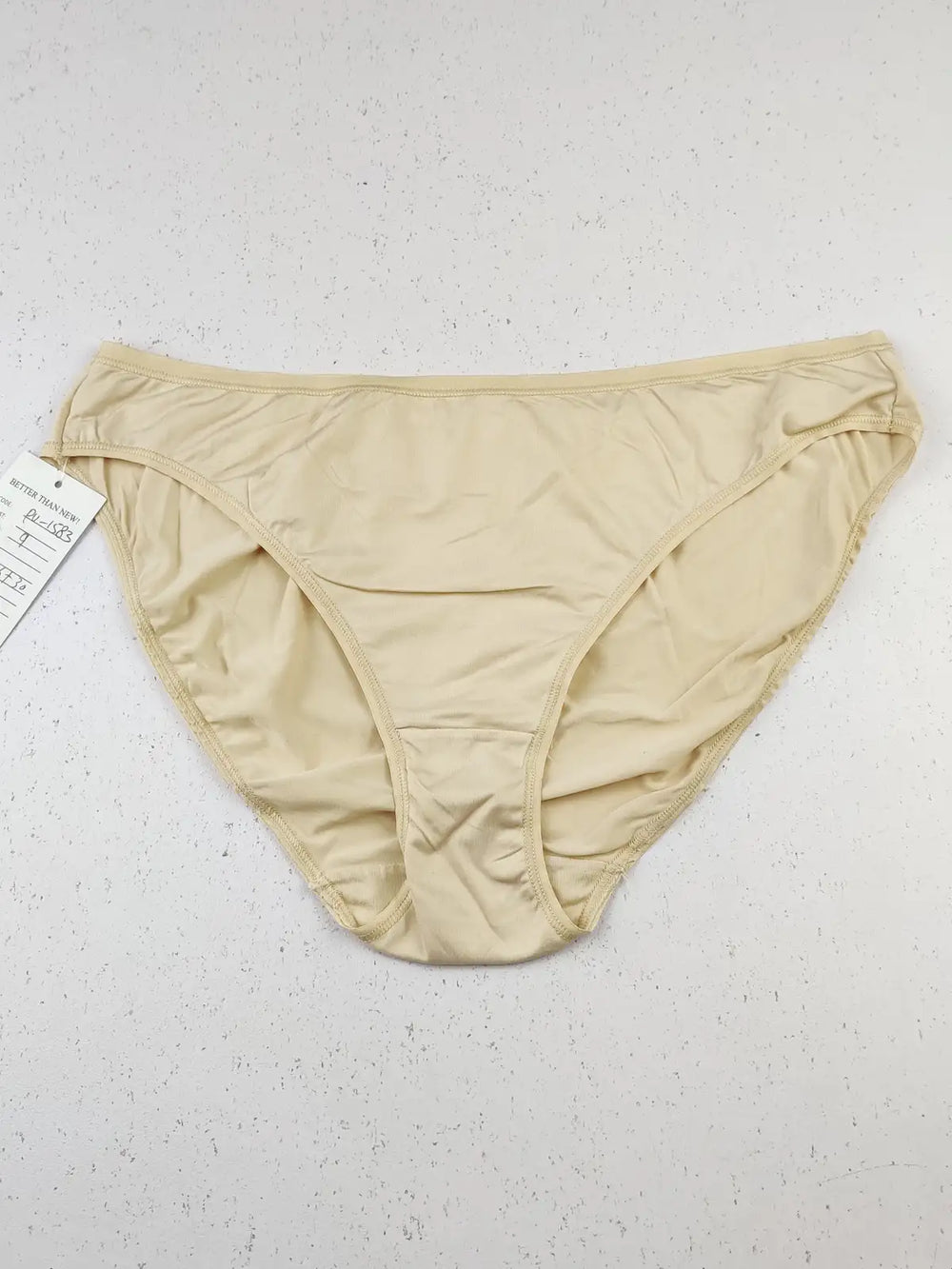 Buy online pre-used pre-loved 100% authentic & Original branded Unknown Brand (PU-1583) available in Pakistan. Top international brands avilable.