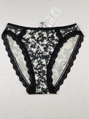 Buy online pre-used pre-loved 100% authentic & Original branded Marks & Spencer (PU-1617) available in Pakistan. Top international brands avilable.