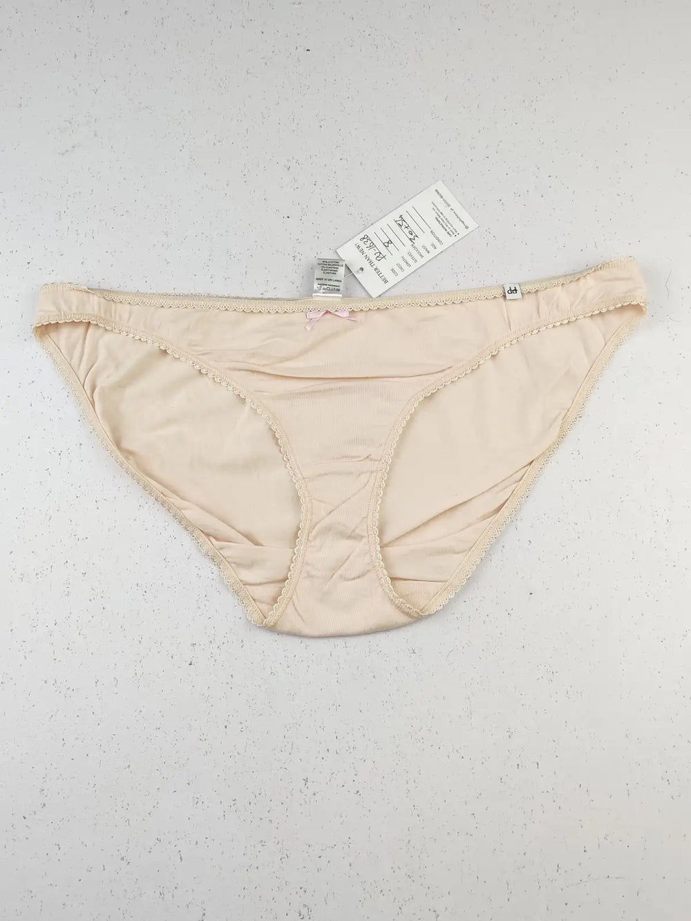 Buy online pre-used pre-loved 100% authentic & Original branded Pretty Polly (PU-1638) available in Pakistan. Top international brands avilable.